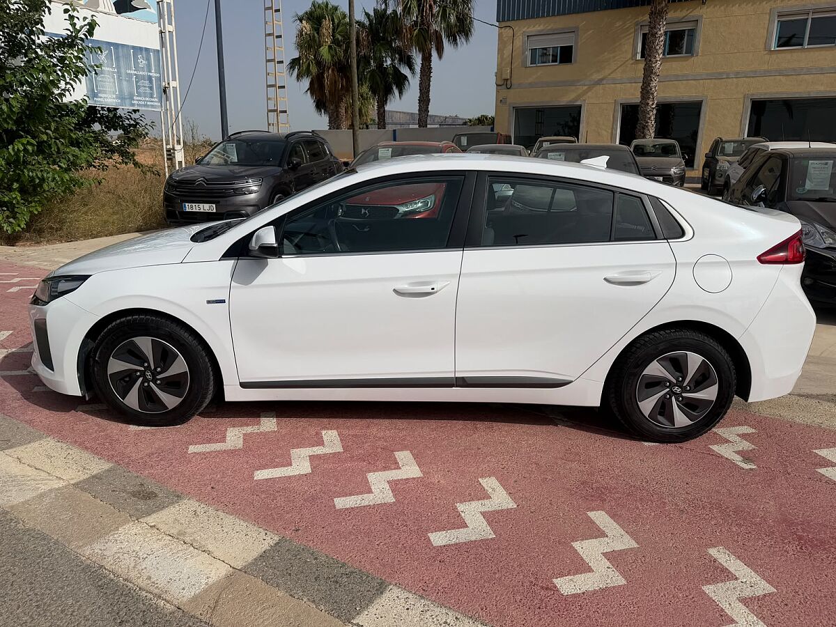 HYUNDAI IONIQ COMFORT 1.6 HEV AUTO SPANISH LHD IN SPAIN 60000 MILES SUPERB 2017